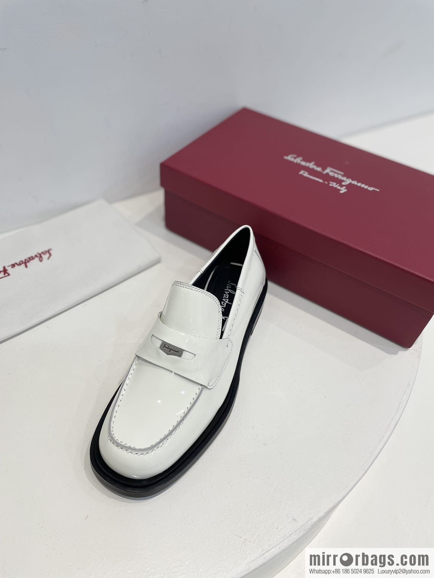 SF ✔️ 2022Salvatore Ferragamo ✔️ New! Ferragamo Vintage coin loafers