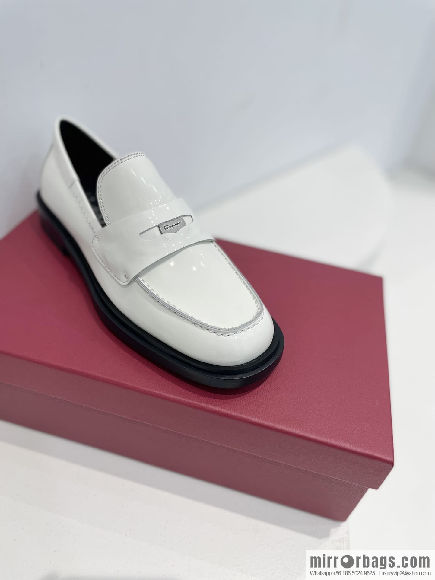SF ✔️ 2022Salvatore Ferragamo ✔️ New! Ferragamo Vintage coin loafers