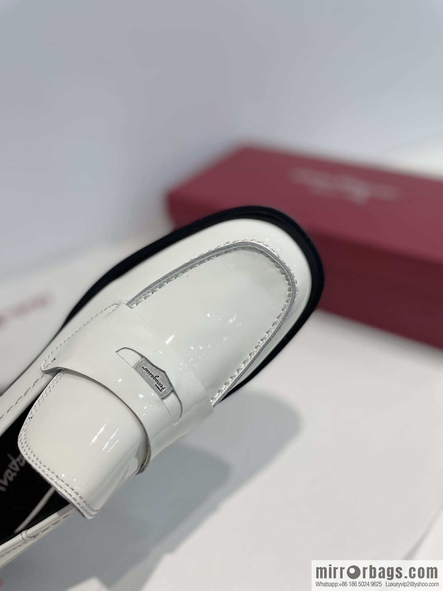 SF ✔️ 2022Salvatore Ferragamo ✔️ New! Ferragamo Vintage coin loafers
