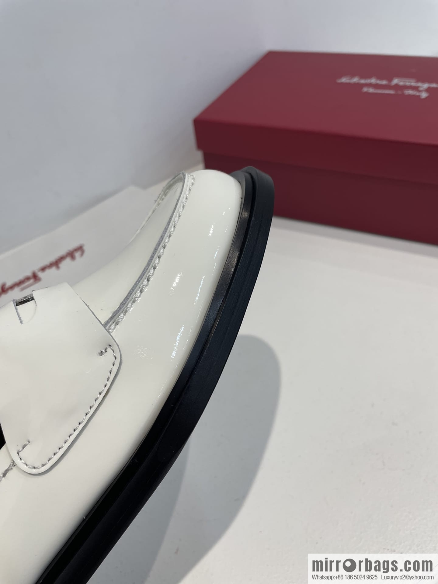 SF ✔️ 2022Salvatore Ferragamo ✔️ New! Ferragamo Vintage coin loafers
