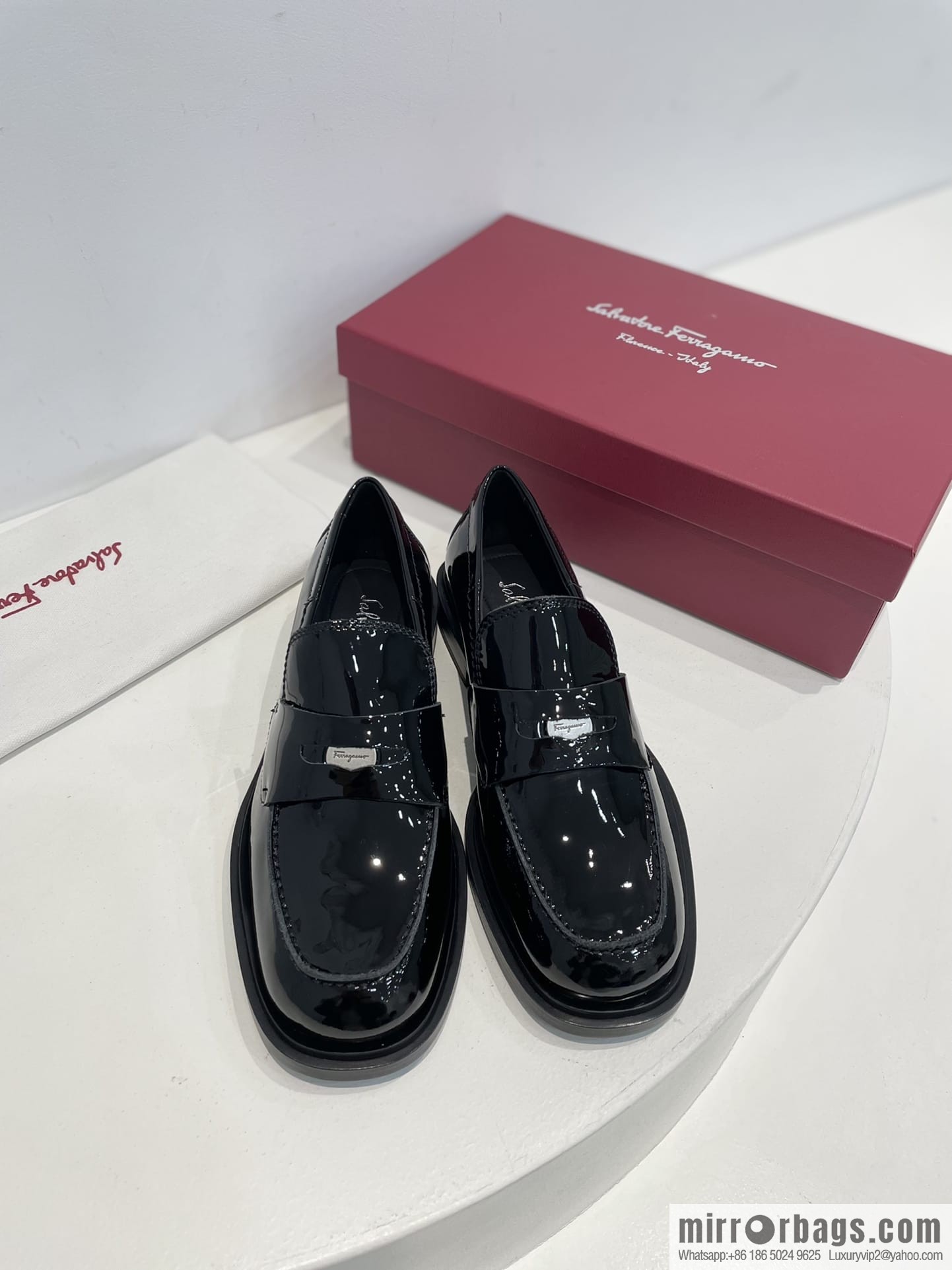 SF ✔️ 2022Salvatore Ferragamo ✔️ New! Ferragamo Vintage coin loafers