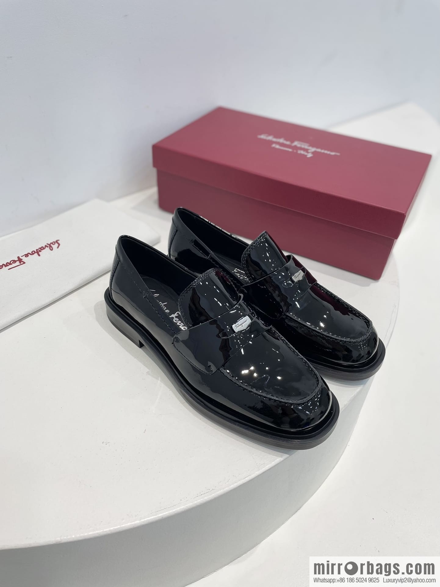 SF ✔️ 2022Salvatore Ferragamo ✔️ New! Ferragamo Vintage coin loafers