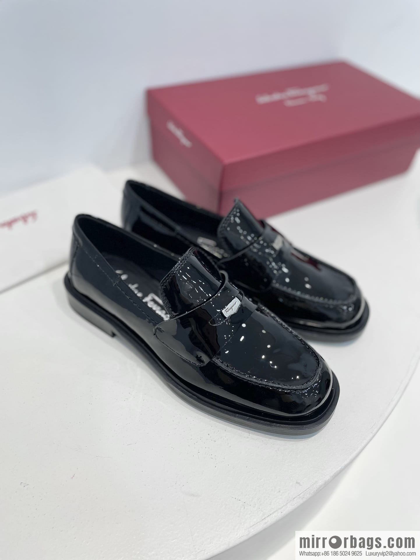 SF ✔️ 2022Salvatore Ferragamo ✔️ New! Ferragamo Vintage coin loafers