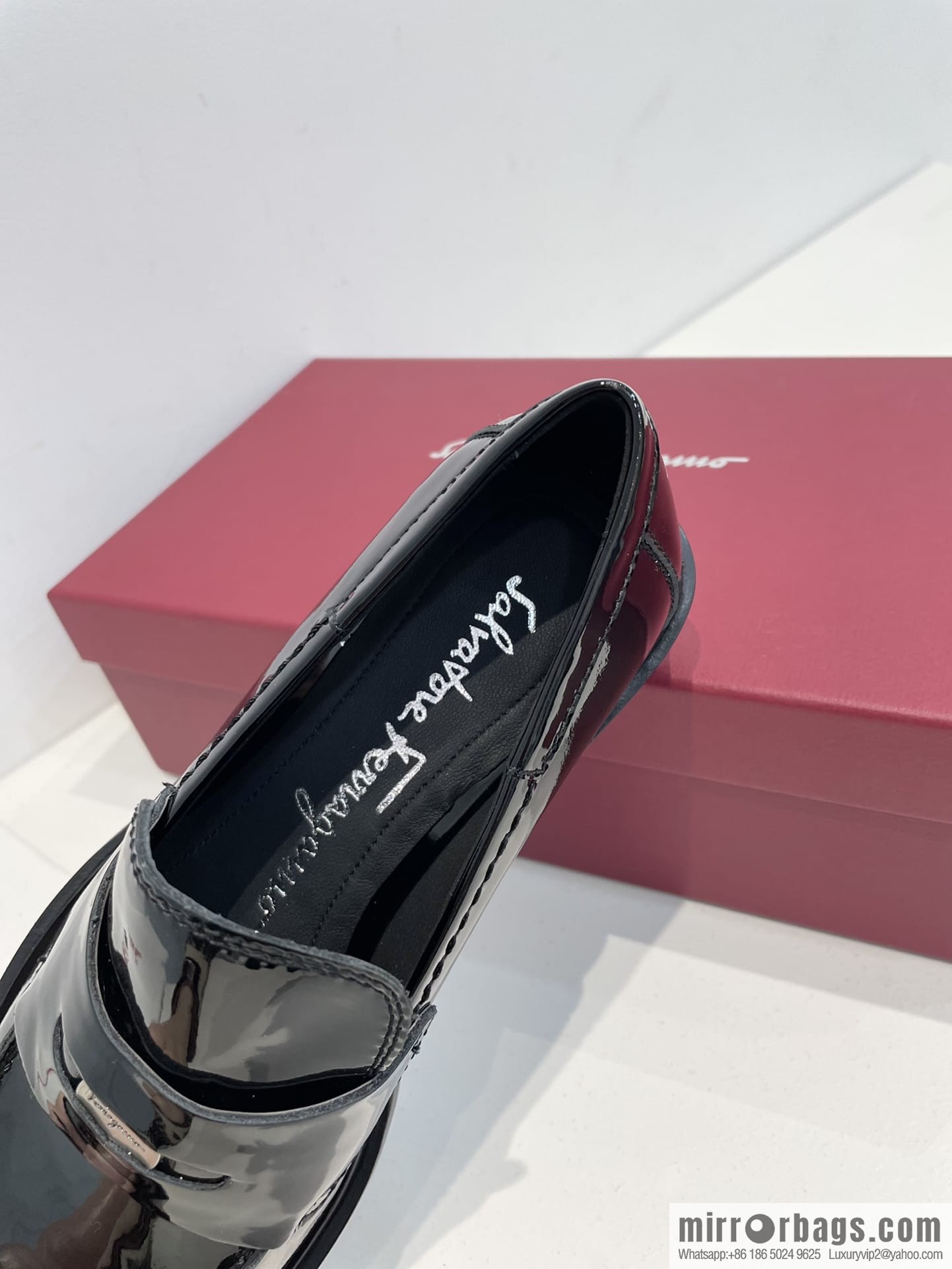 SF ✔️ 2022Salvatore Ferragamo ✔️ New! Ferragamo Vintage coin loafers