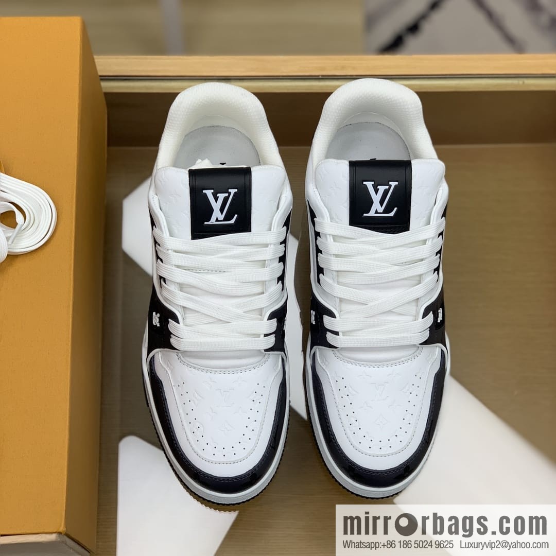 LV/Louis Vuitton uses color-matching calfskin to make high-end men's sports running shoes