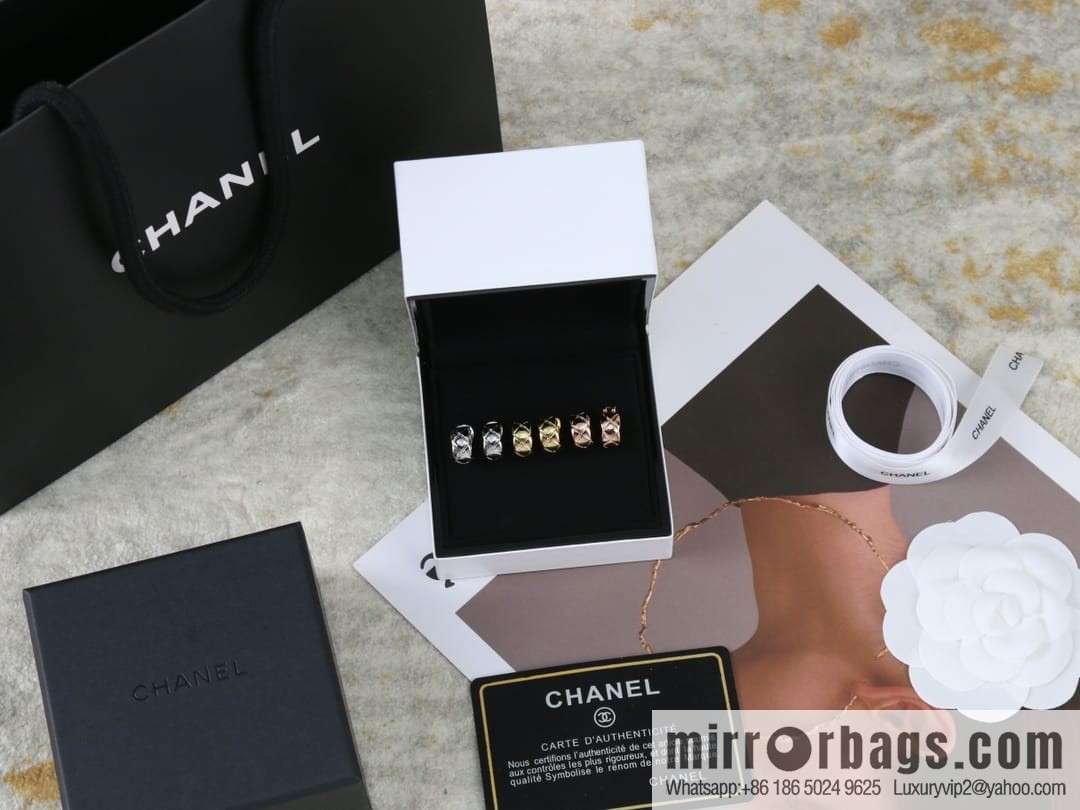 New ☑️ CHANEL Chanel coco crush series rhombus earrings