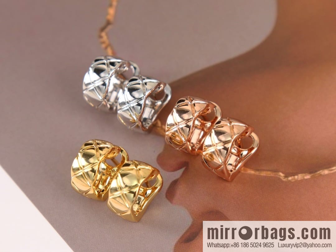 New ☑️ CHANEL Chanel coco crush series rhombus earrings