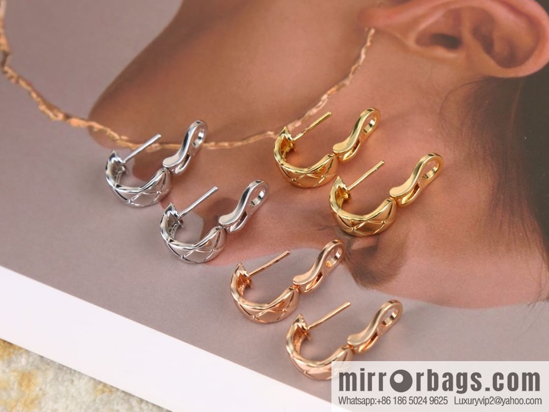 New ☑️ CHANEL Chanel coco crush series rhombus earrings