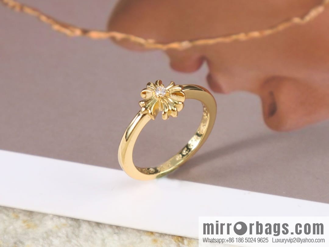 Classic explosion, Croxin gold cross ring