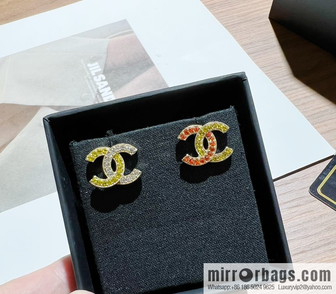 New ☑️ CHANEL Chanel c1 double c color diamond color matching earrings