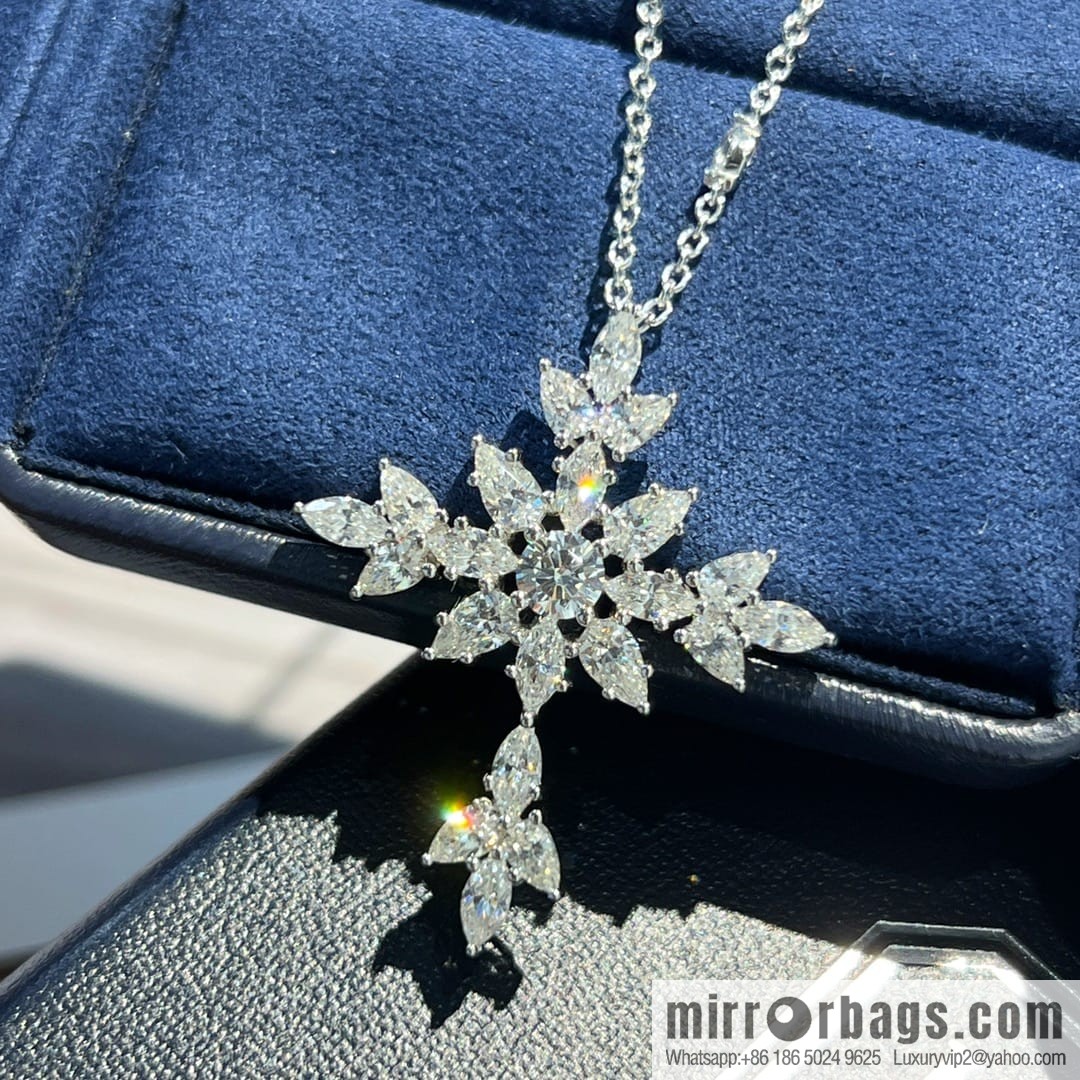 HARRY WINSTON HW Harry Winston cross Cross necklace