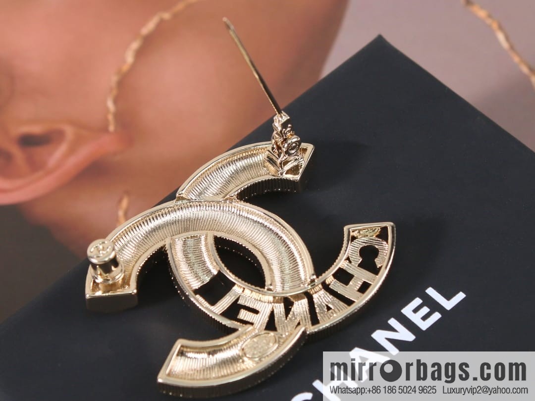New ☑️ CHANEL Chanel double c colored diamond cut-out brooch