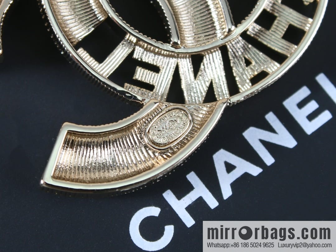 New ☑️ CHANEL Chanel double c colored diamond cut-out brooch