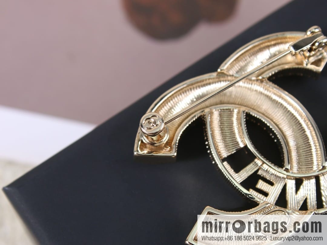 New ☑️ CHANEL Chanel double c colored diamond cut-out brooch