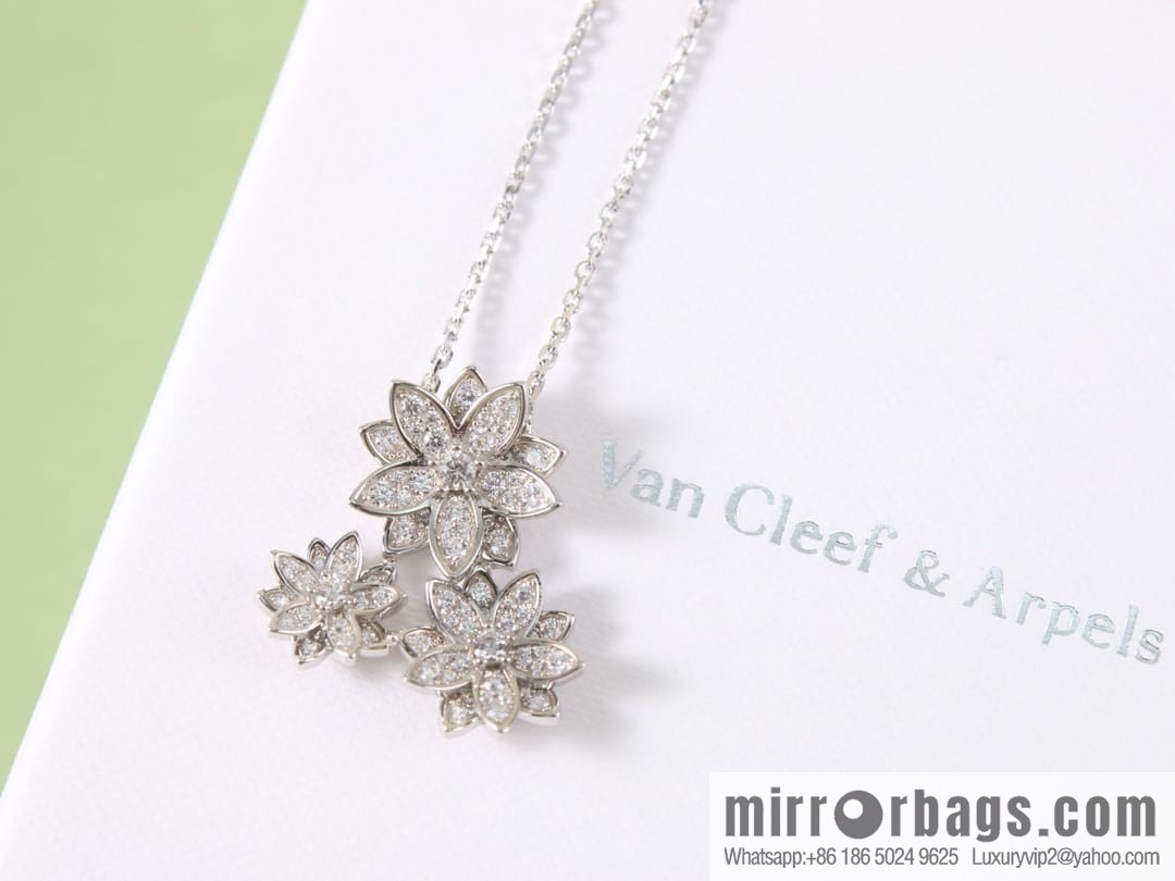 Van Cleef & Arpels lotus necklace