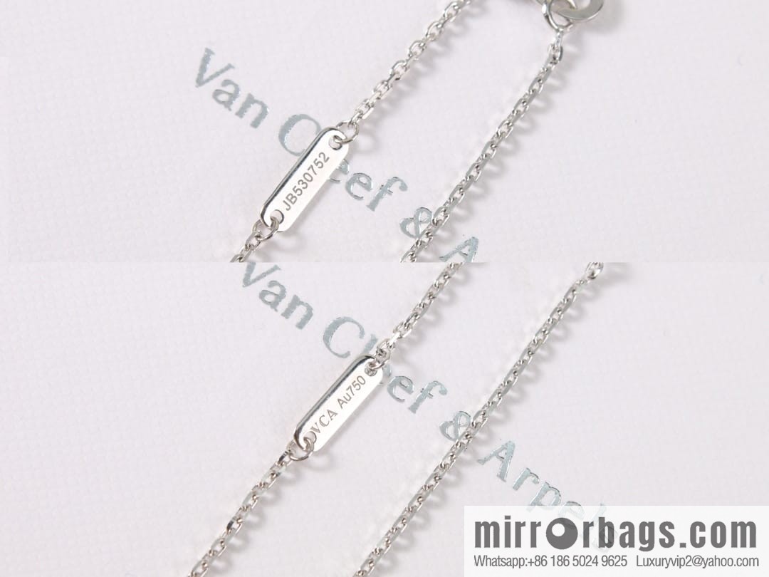 Van Cleef & Arpels lotus necklace