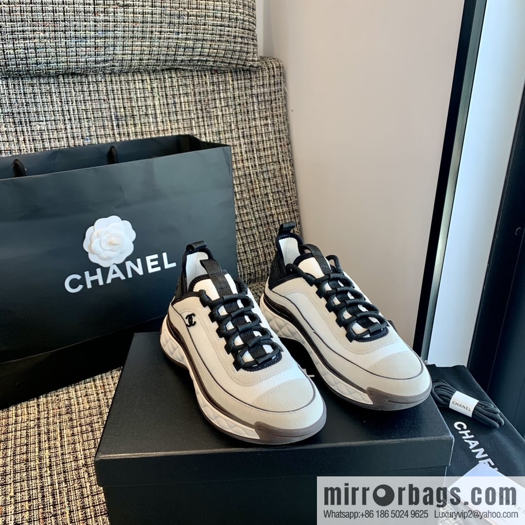 Black and white grid air unit heightening sneakers