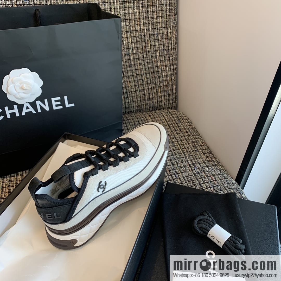 Black and white grid air unit heightening sneakers