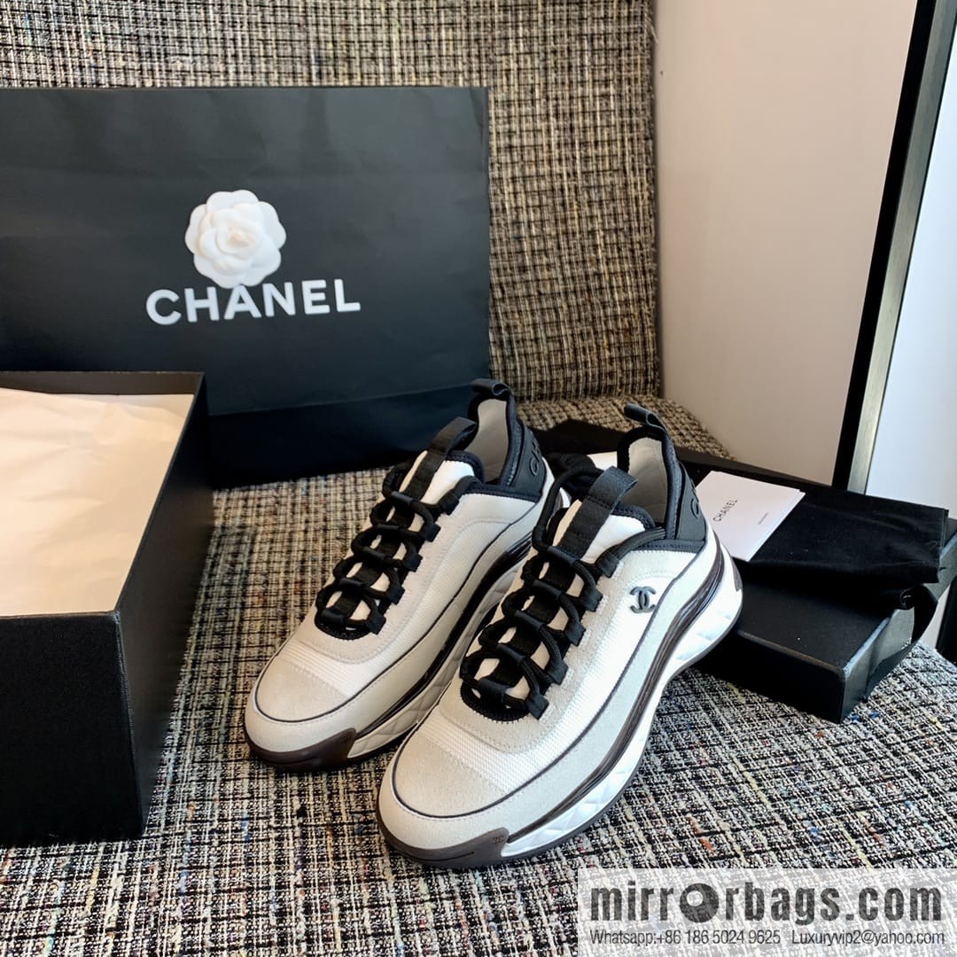 Black and white grid air unit heightening sneakers