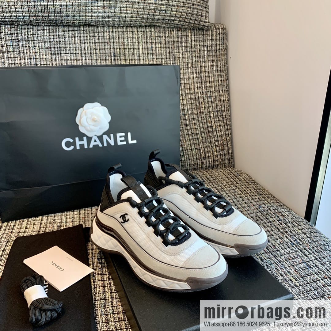 Black and white grid air unit heightening sneakers