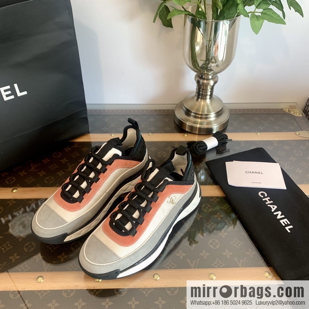 Chanel Xiaoxiang Contrast color to increase sneakers