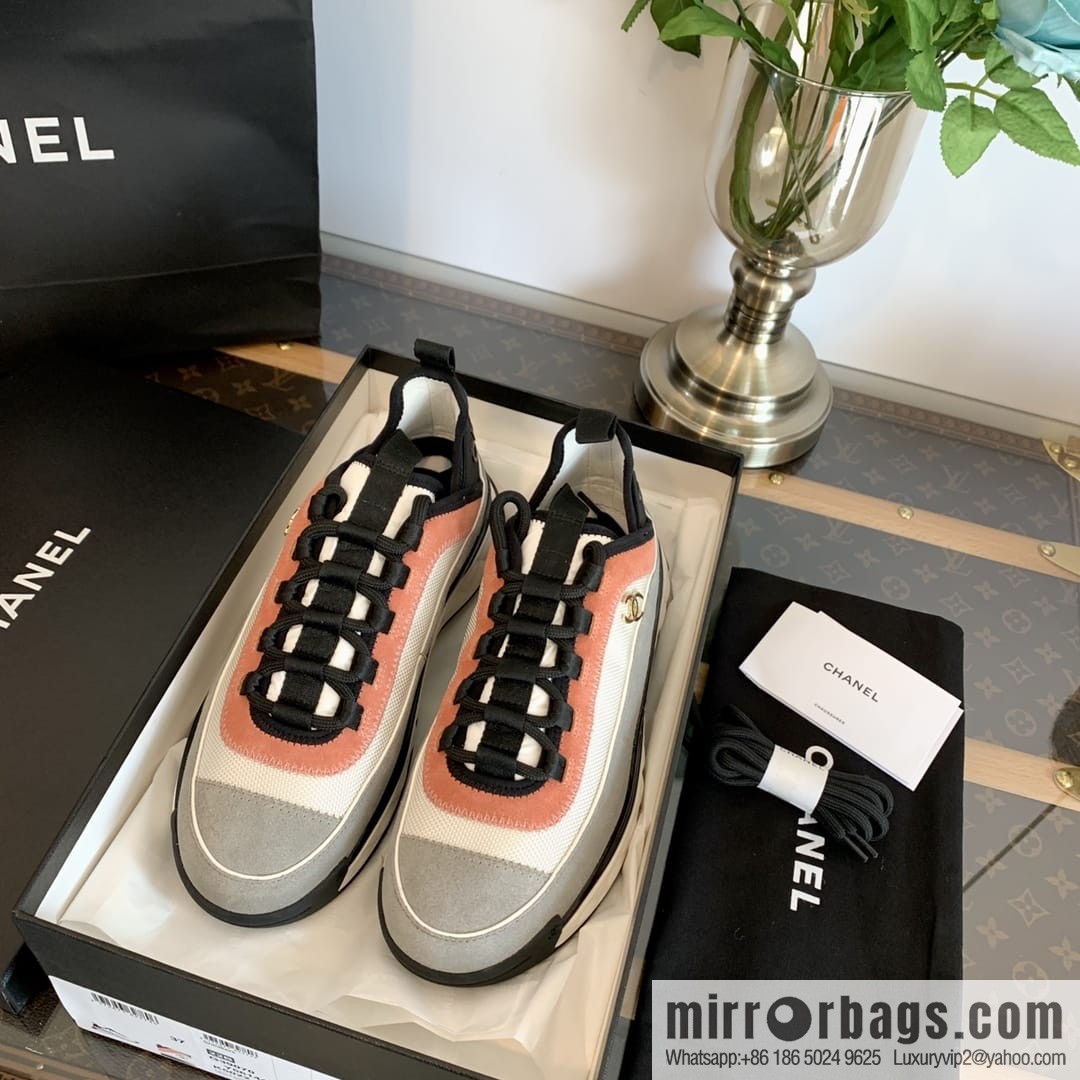 Chanel Xiaoxiang Contrast color to increase sneakers