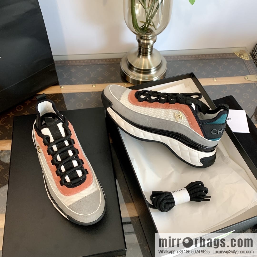 Chanel Xiaoxiang Contrast color to increase sneakers