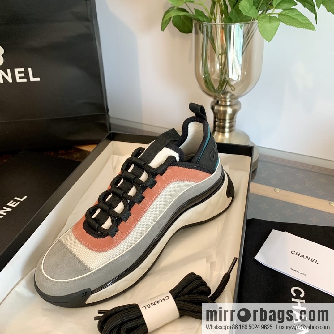 Chanel Xiaoxiang Contrast color to increase sneakers