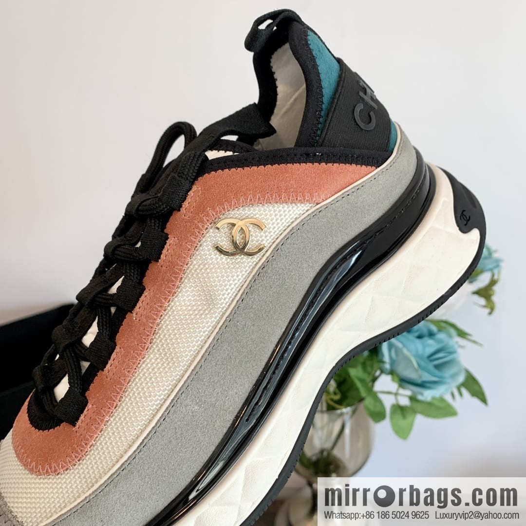 Chanel Xiaoxiang Contrast color to increase sneakers