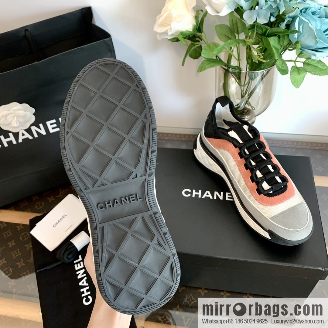 Chanel Xiaoxiang Contrast color to increase sneakers