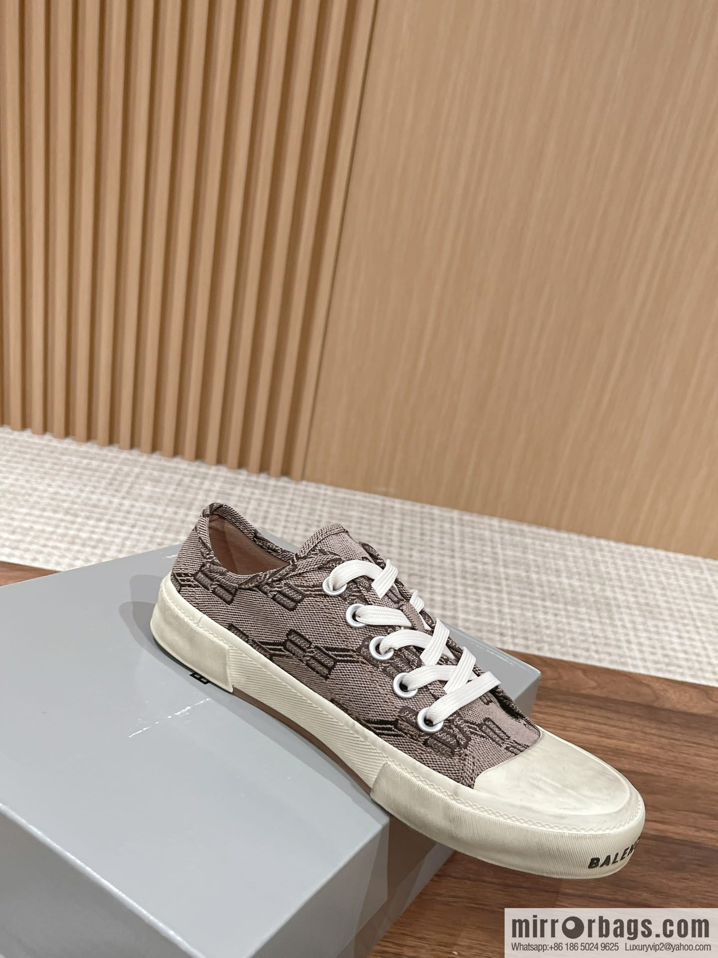 𝐁𝐚𝐥𝐞𝐧𝐜𝐢𝐚𝐠𝐚 Balenciaga, new Paris casual espadrilles
