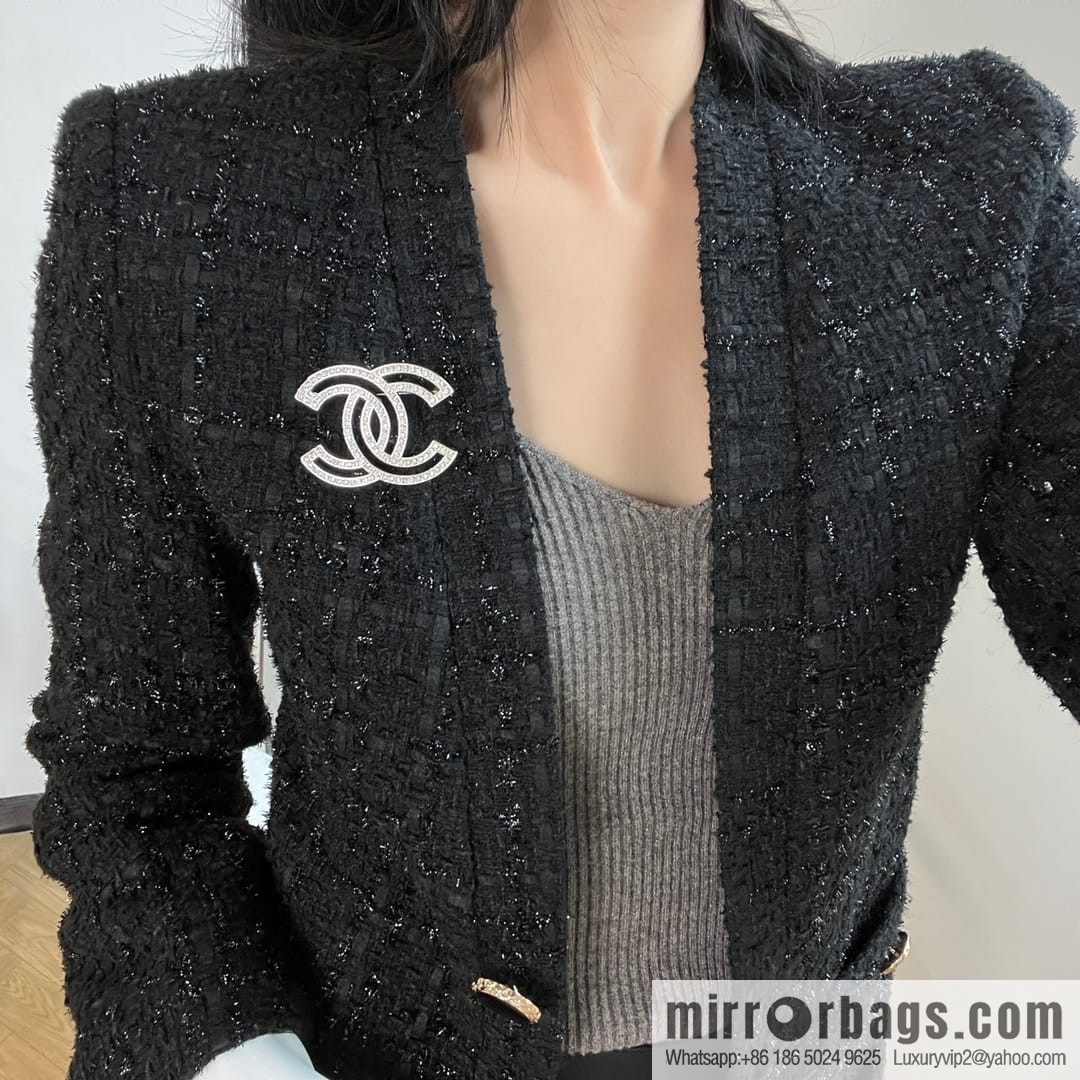New ☑️ Chanel cut-out full drill double c brooch