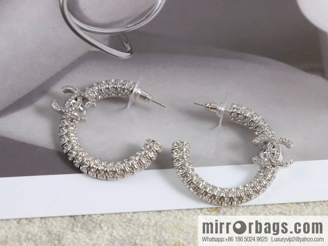 New ☑️ CHANEL Chanel c1 double c semi-round full diamond stud earrings