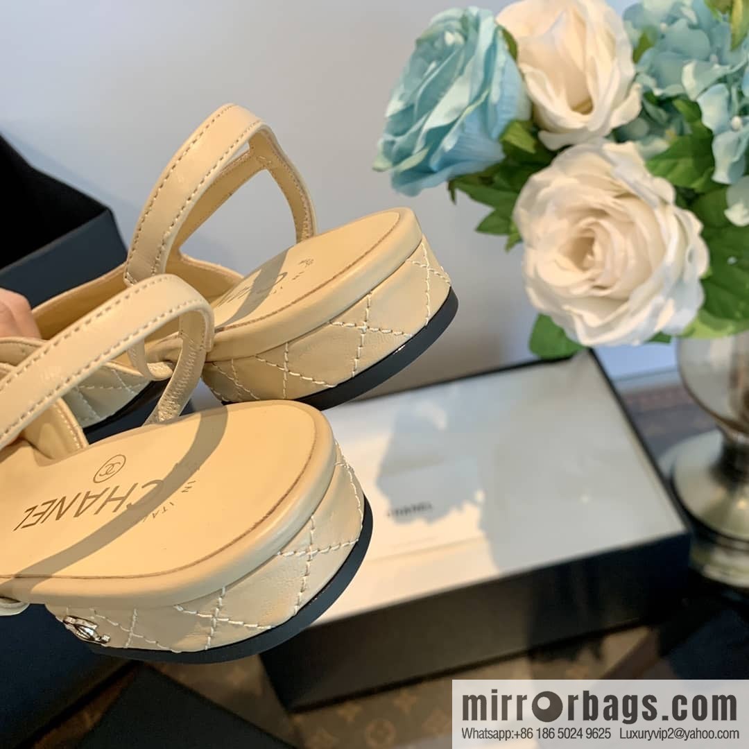 Chanel Xiaoxiang rhombus color matching thick-heeled sandals