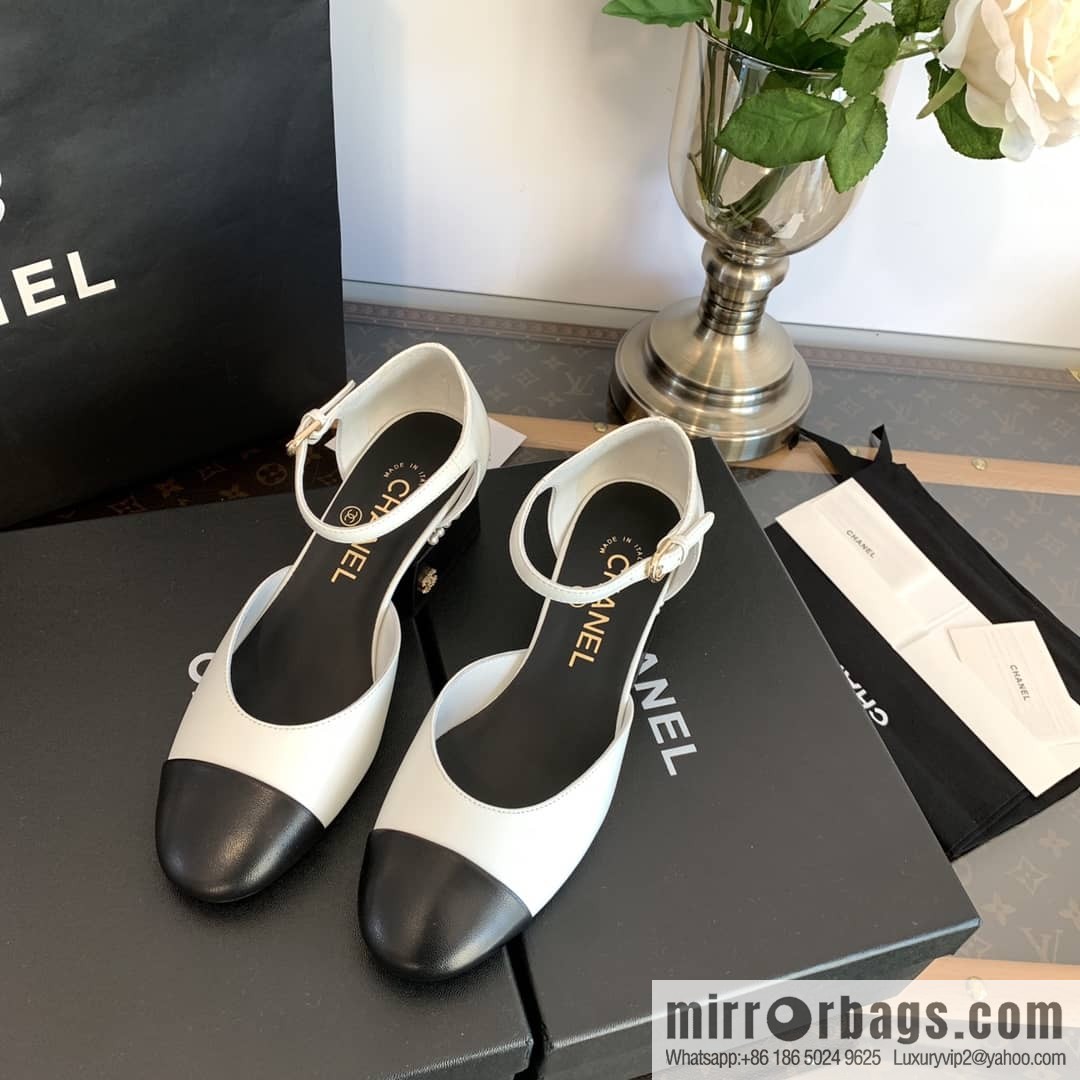 Chanel Xiaoxiang Color matching hollow Mary Jane shoes