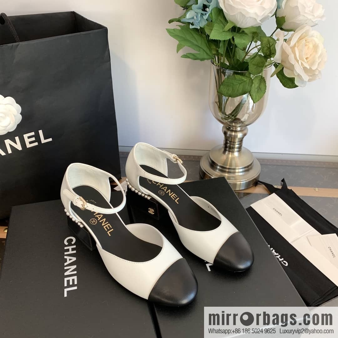 Chanel Xiaoxiang Color matching hollow Mary Jane shoes