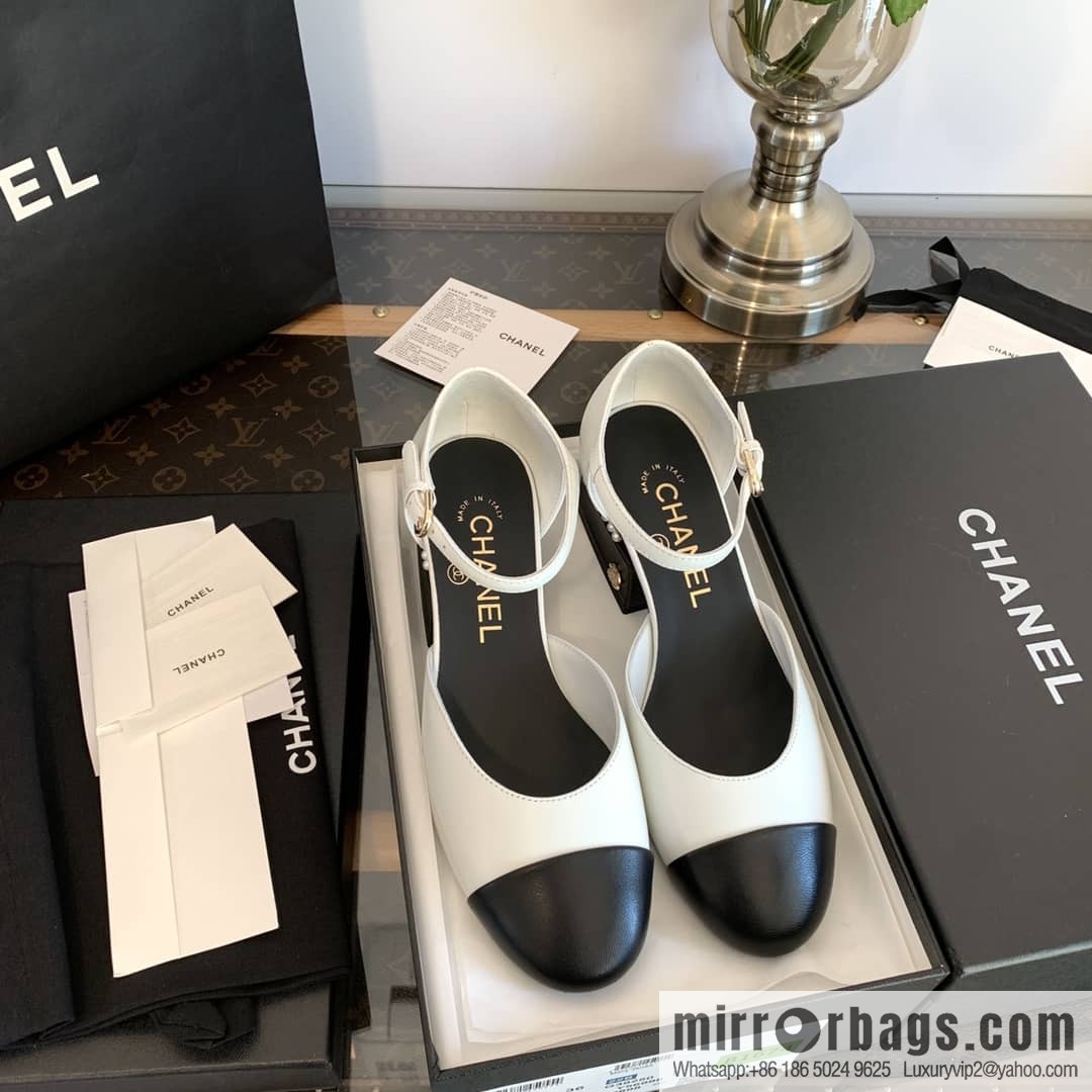 Chanel Xiaoxiang Color matching hollow Mary Jane shoes