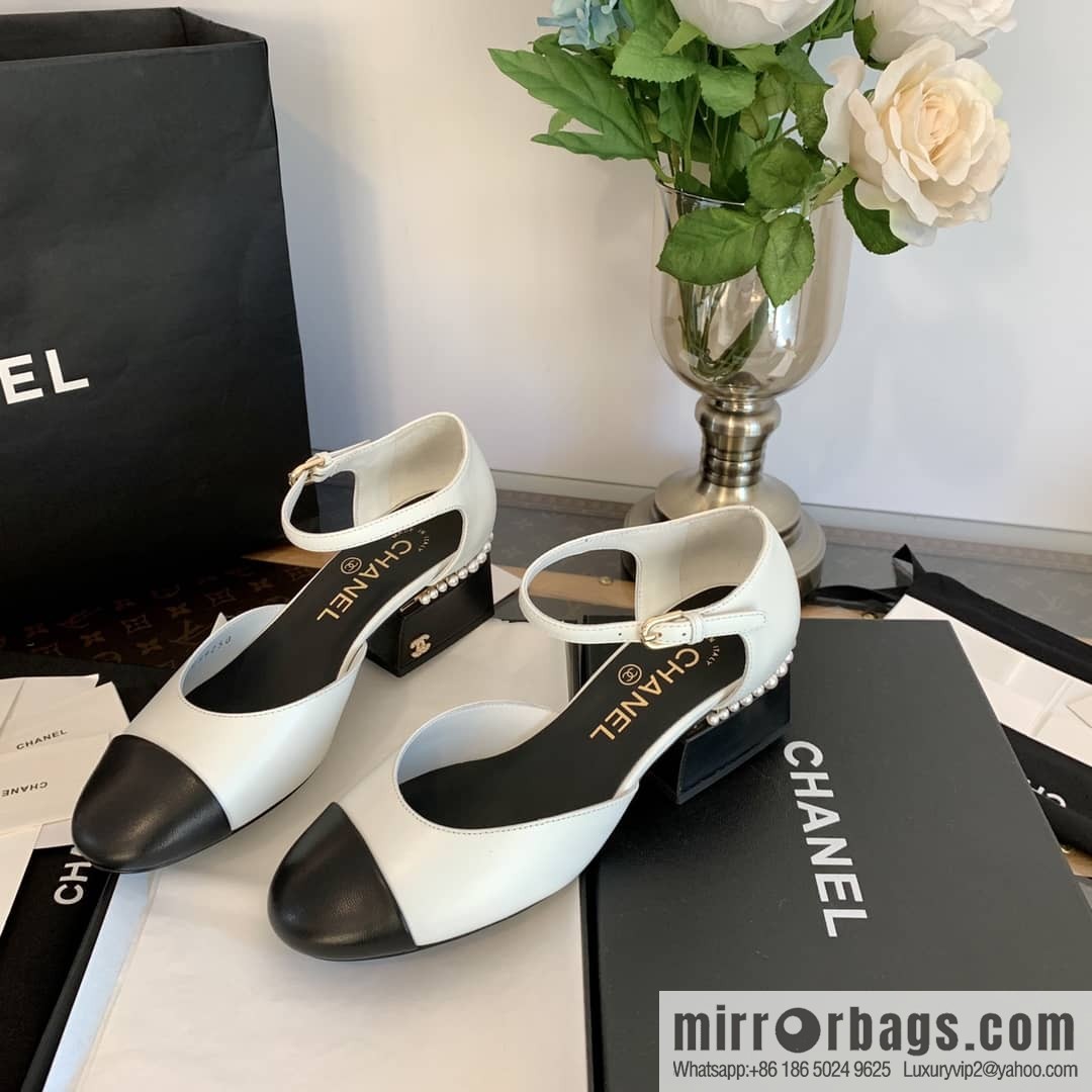 Chanel Xiaoxiang Color matching hollow Mary Jane shoes