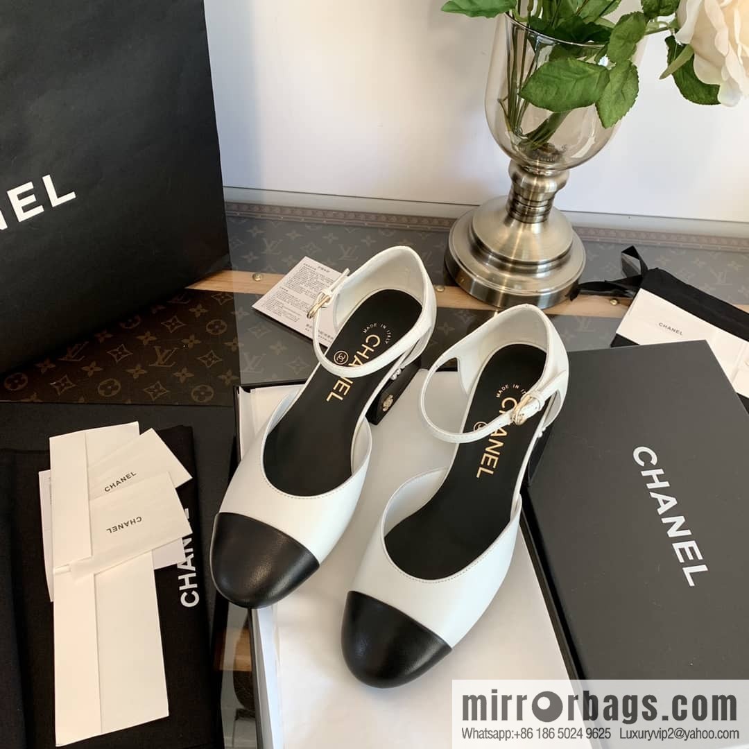 Chanel Xiaoxiang Color matching hollow Mary Jane shoes