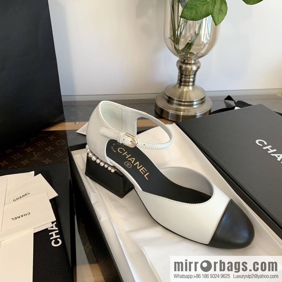 Chanel Xiaoxiang Color matching hollow Mary Jane shoes