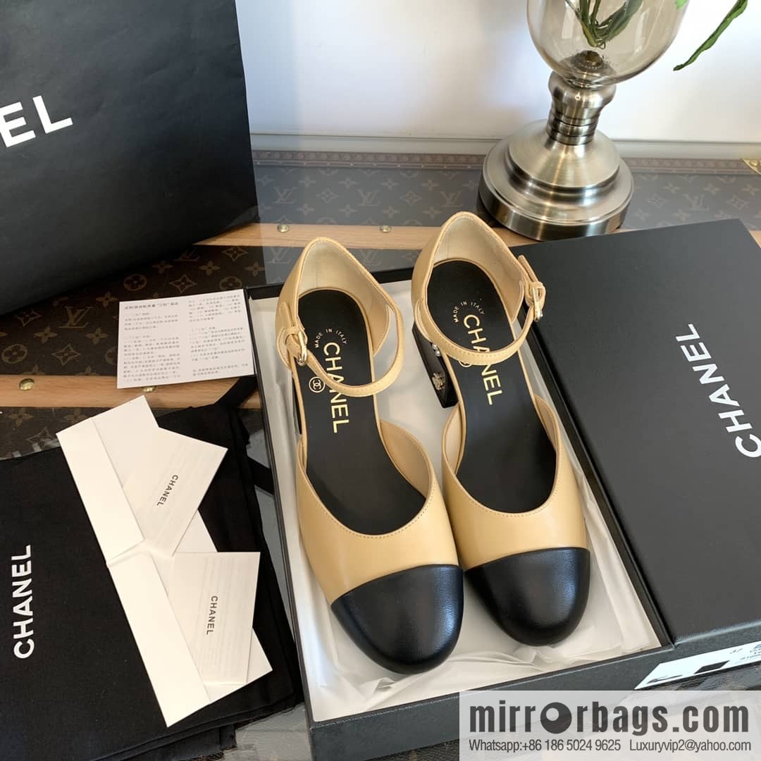 Chanel Xiaoxiang Color matching hollow Mary Jane shoes