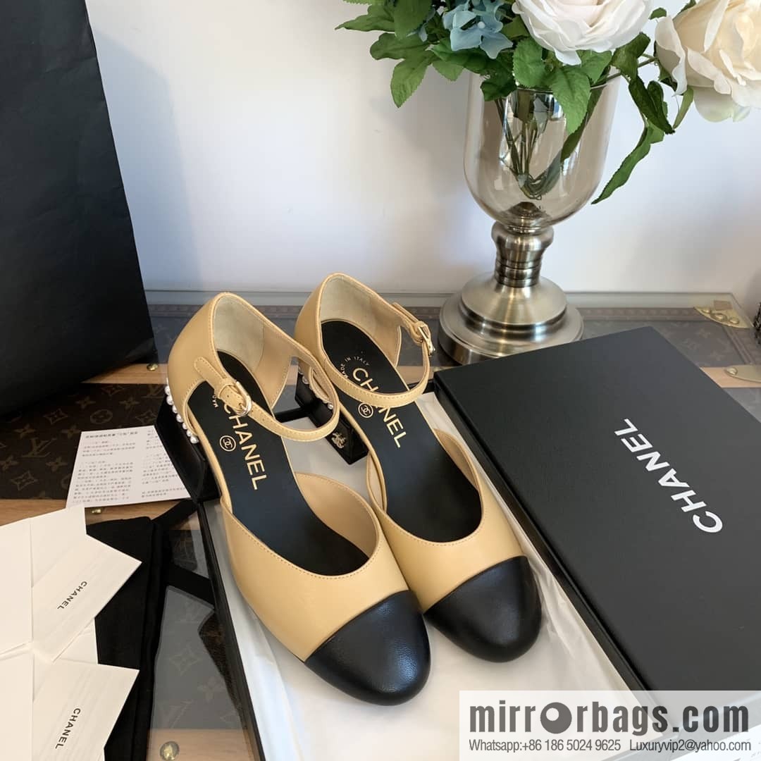 Chanel Xiaoxiang Color matching hollow Mary Jane shoes