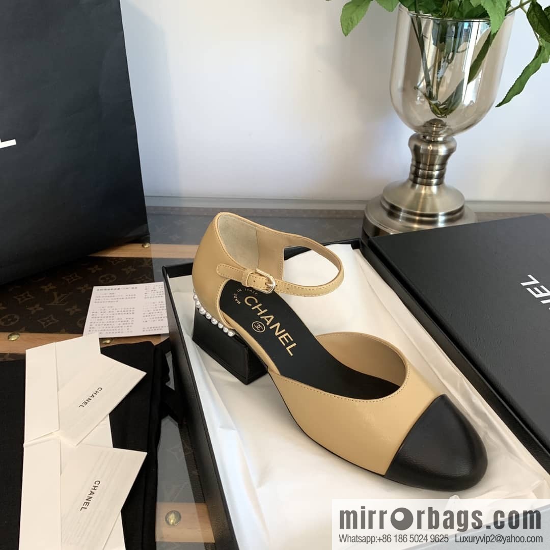 Chanel Xiaoxiang Color matching hollow Mary Jane shoes