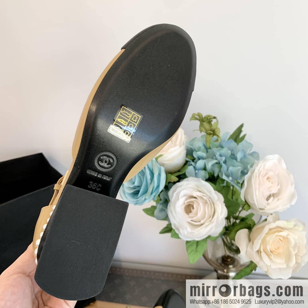 Chanel Xiaoxiang Color matching hollow Mary Jane shoes