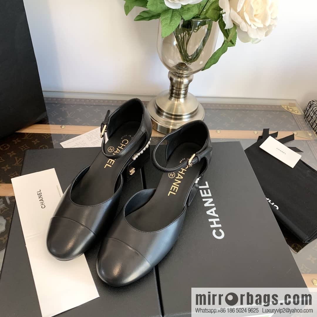 Chanel Xiaoxiang Color matching hollow Mary Jane shoes