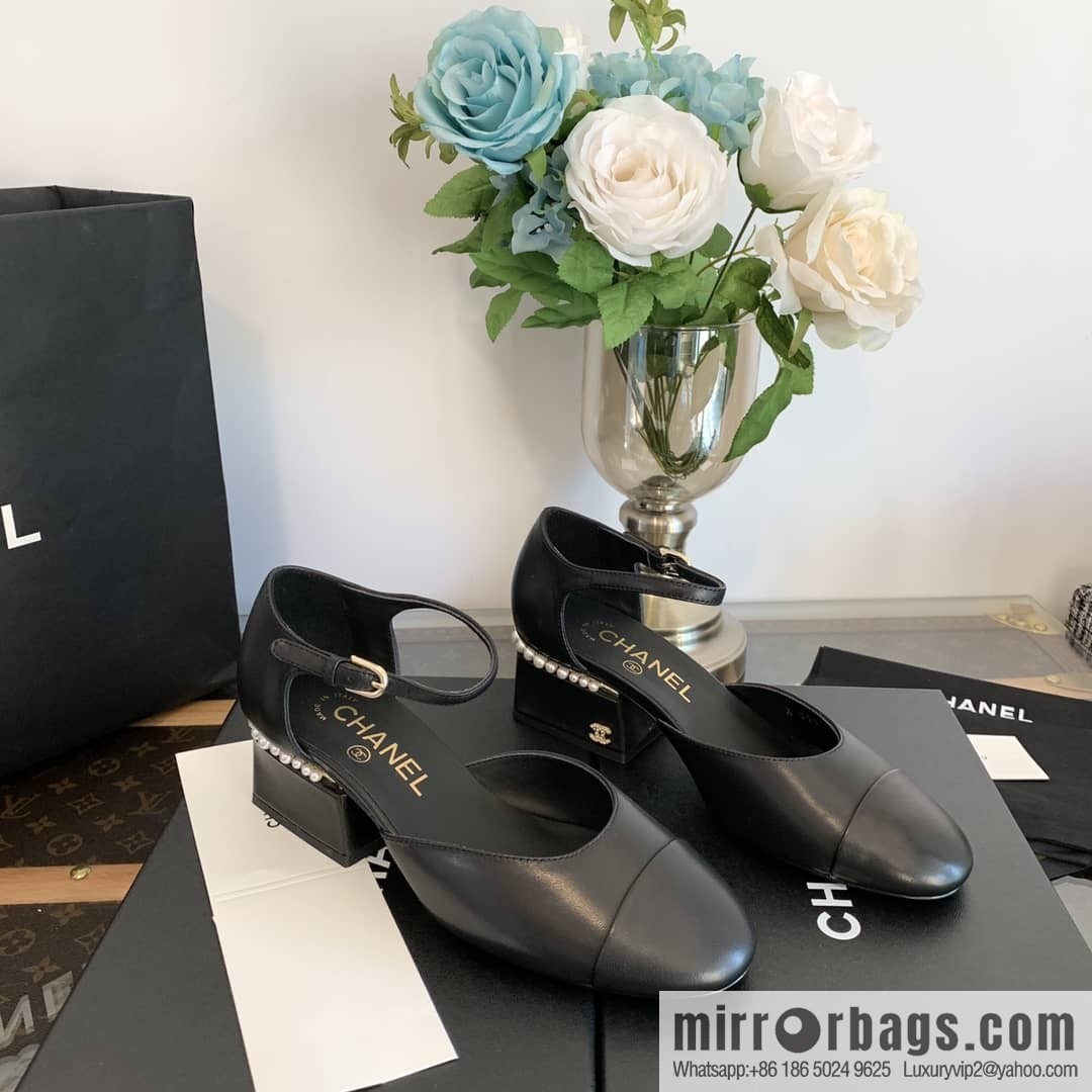 Chanel Xiaoxiang Color matching hollow Mary Jane shoes
