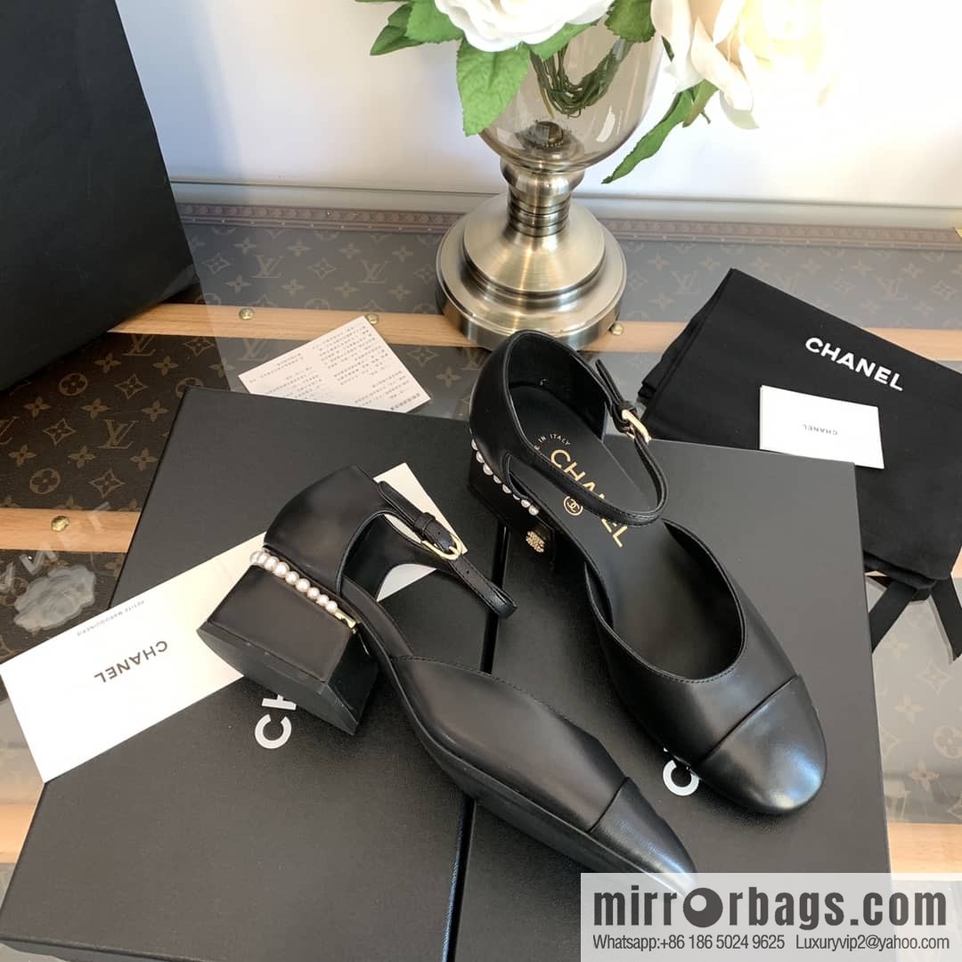 Chanel Xiaoxiang Color matching hollow Mary Jane shoes