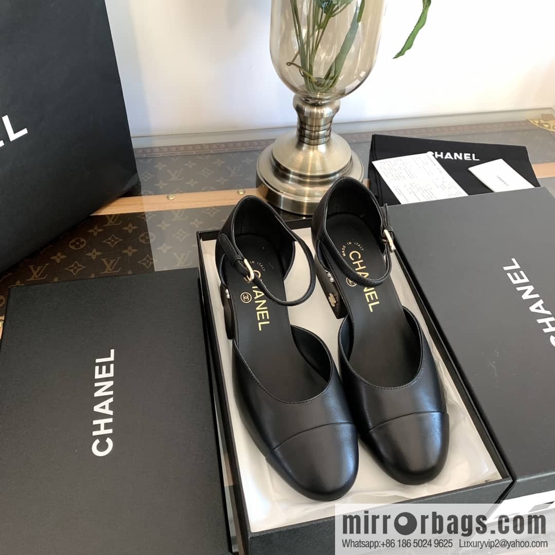 Chanel Xiaoxiang Color matching hollow Mary Jane shoes