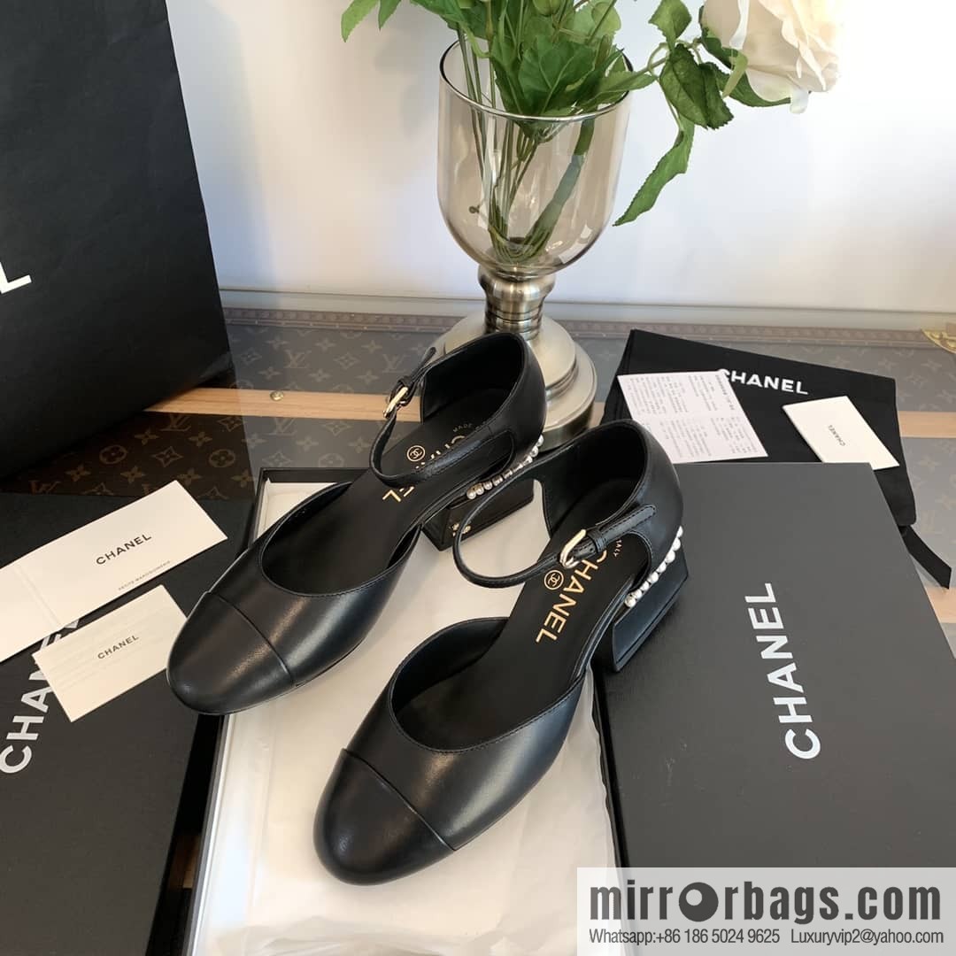 Chanel Xiaoxiang Color matching hollow Mary Jane shoes
