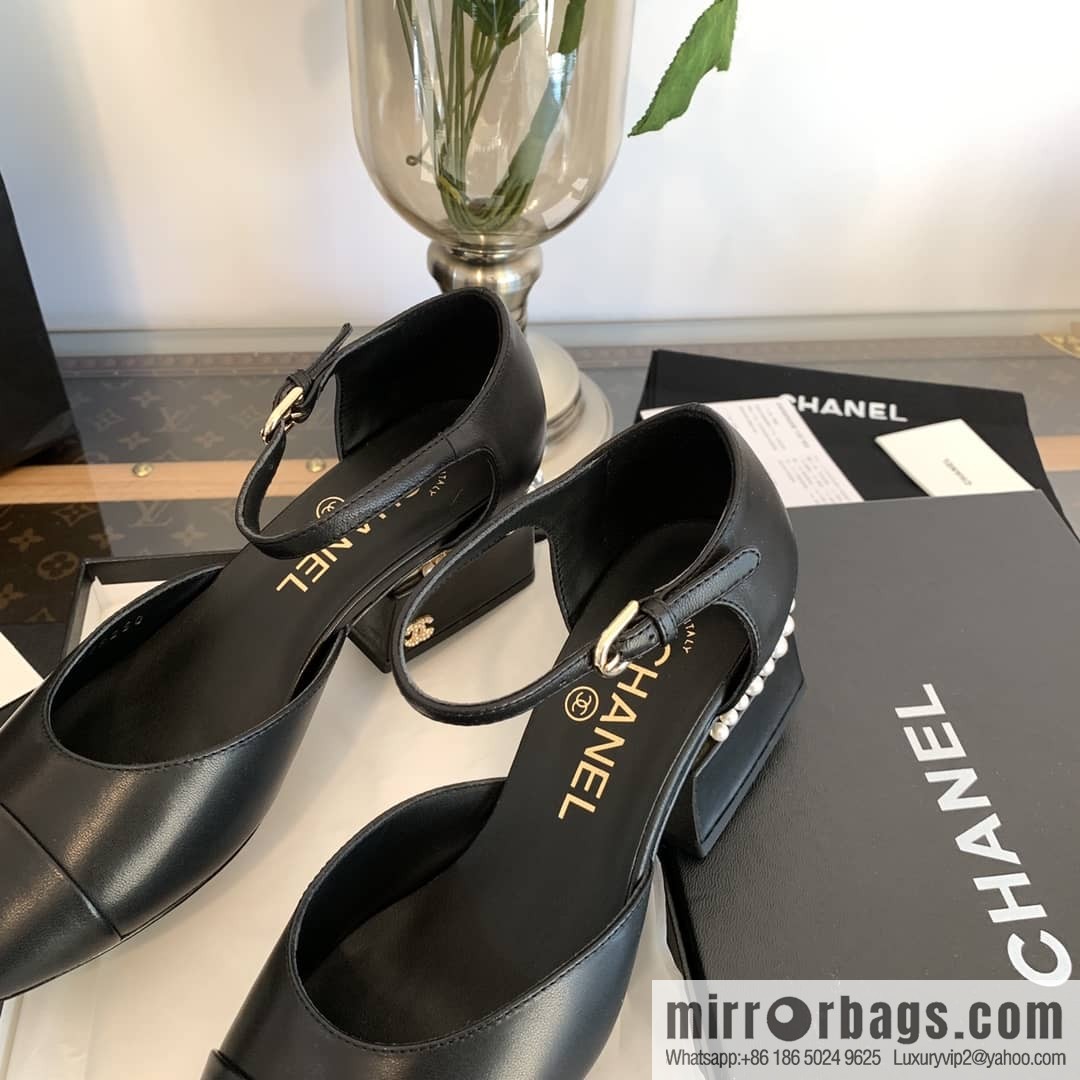 Chanel Xiaoxiang Color matching hollow Mary Jane shoes